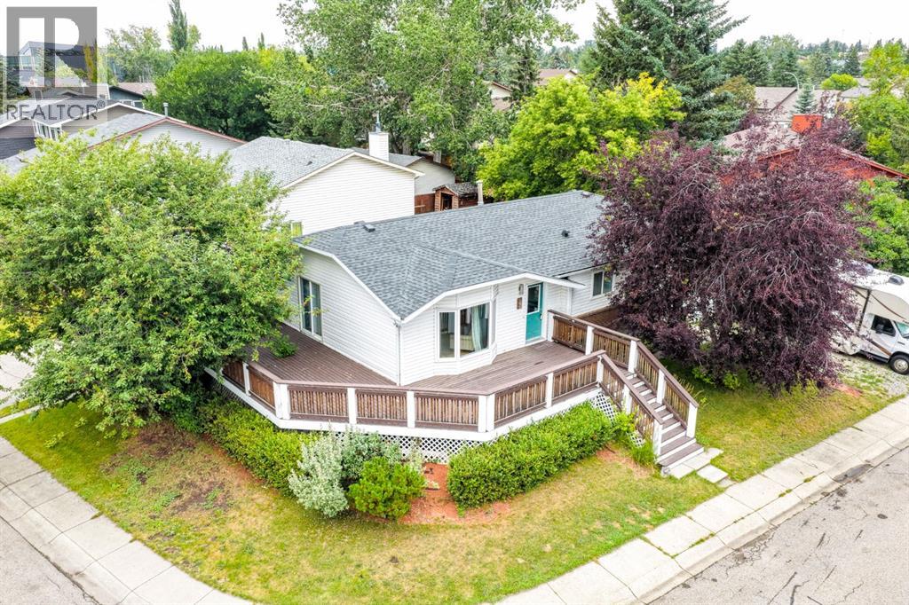 85 Rideau Close Sw Property Photo 1