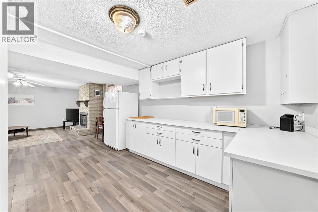 1949 Lytton Crescent Se Property Photo 24