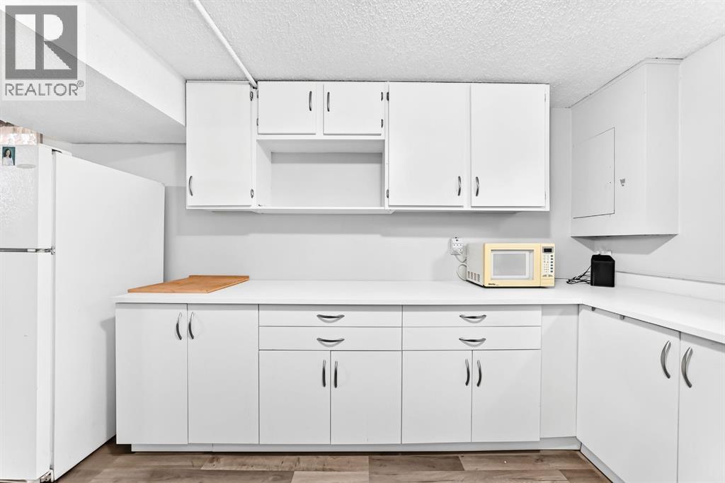 1949 Lytton Crescent Se Property Photo 26