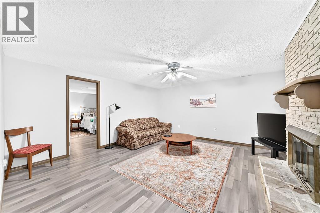 1949 Lytton Crescent Se Property Photo 28