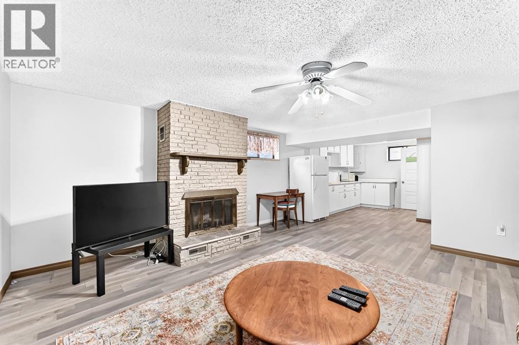 1949 Lytton Crescent Se Property Photo 30