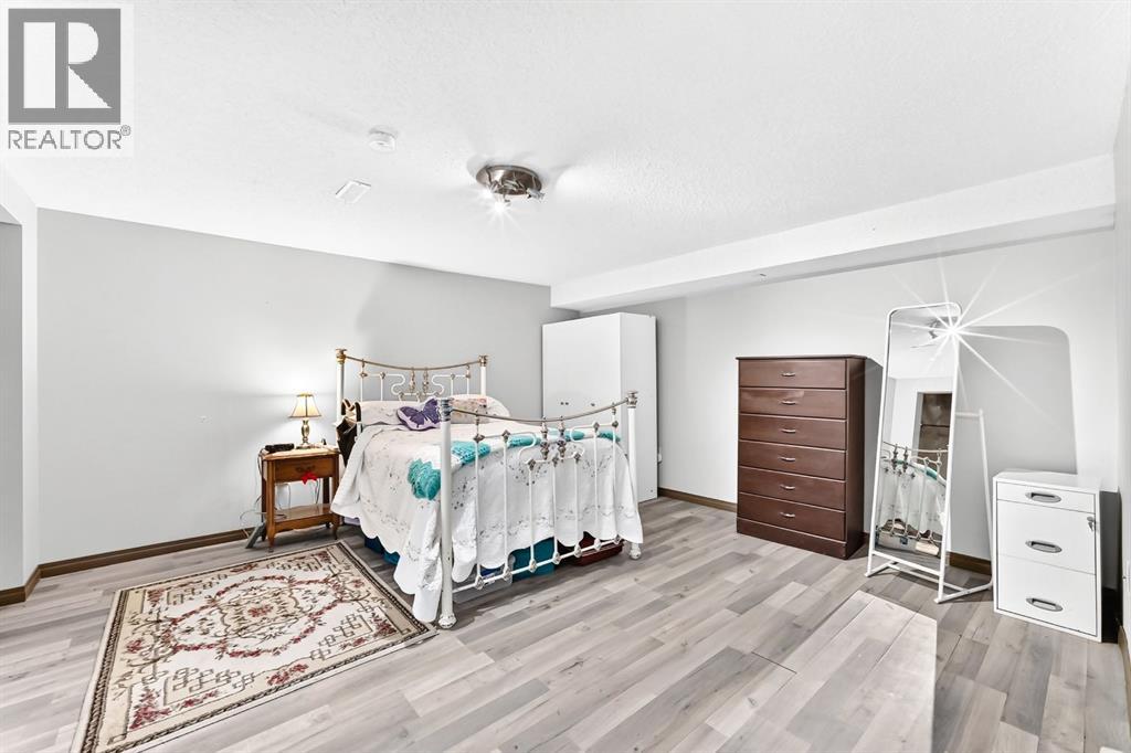 1949 Lytton Crescent Se Property Photo 31