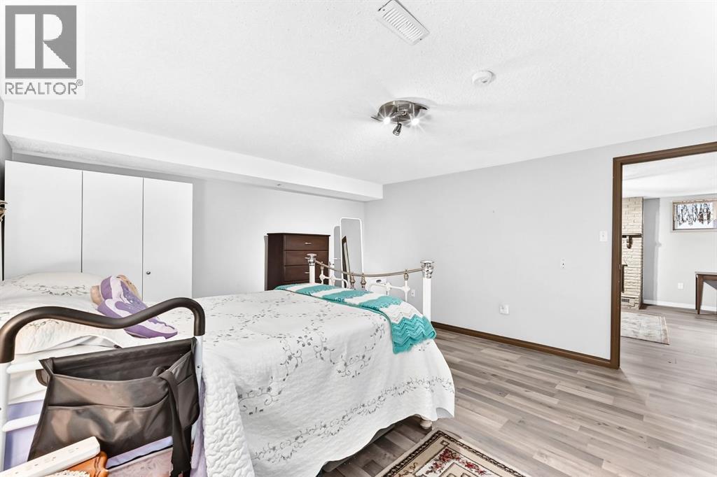 1949 Lytton Crescent Se Property Photo 32