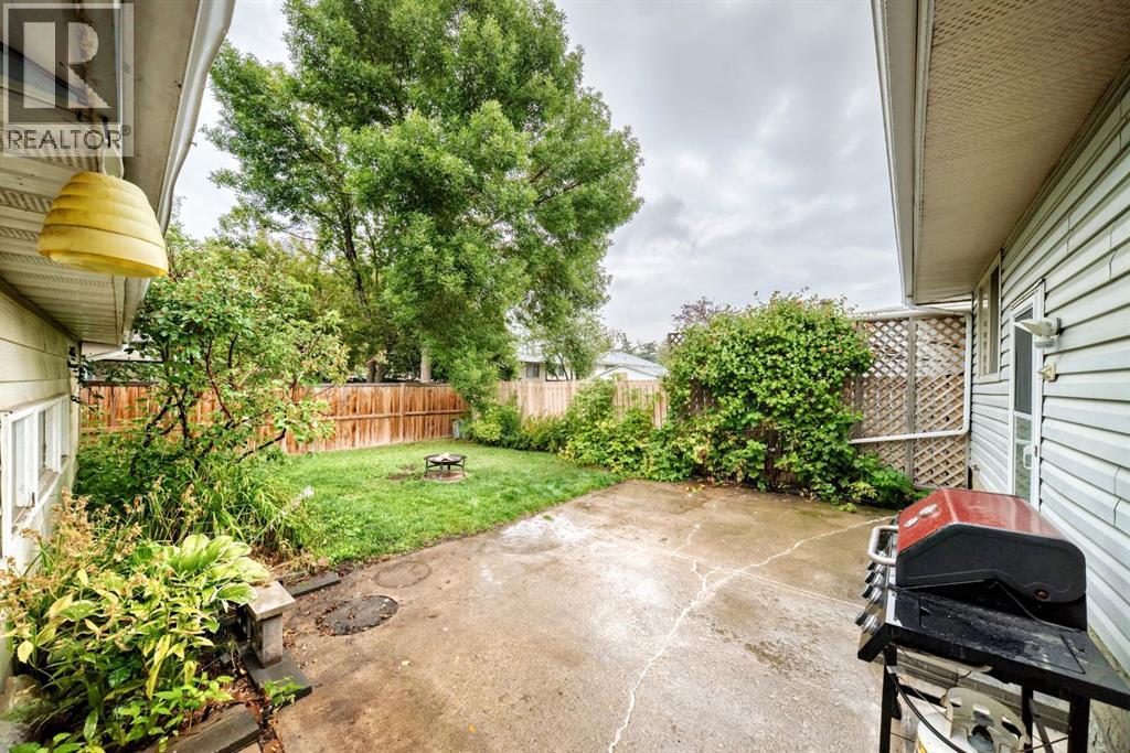 1949 Lytton Crescent Se Property Photo 39