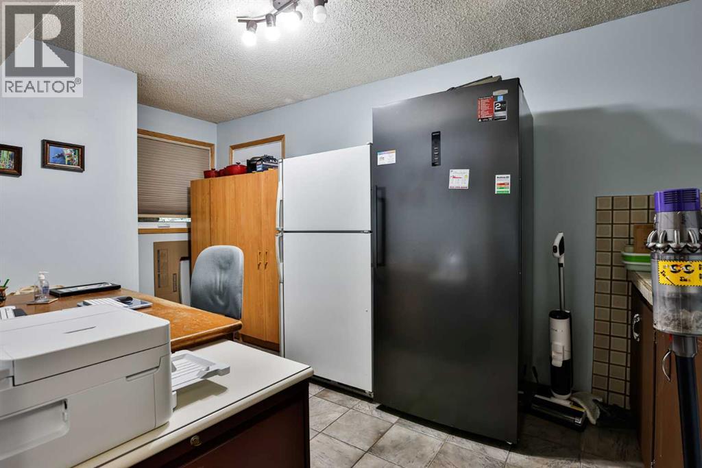 3802 Oak Drive S Property Photo 6