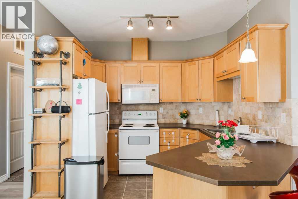9225 Lakeland Dr Property Photo 4