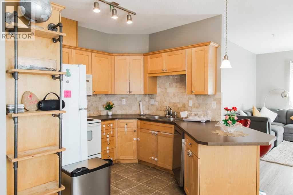 9225 Lakeland Dr Property Photo 5