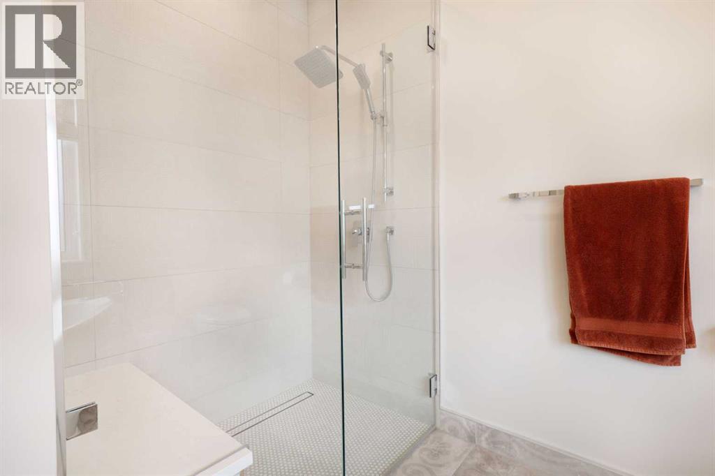 911 2 Avenue W Property Photo 24
