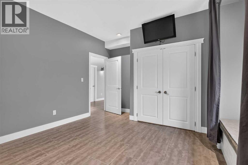 274073 64 Street E Property Photo 11