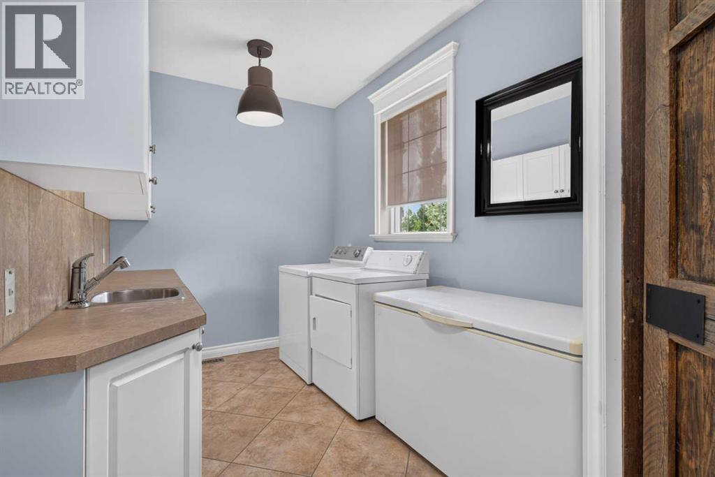274073 64 Street E Property Photo 22