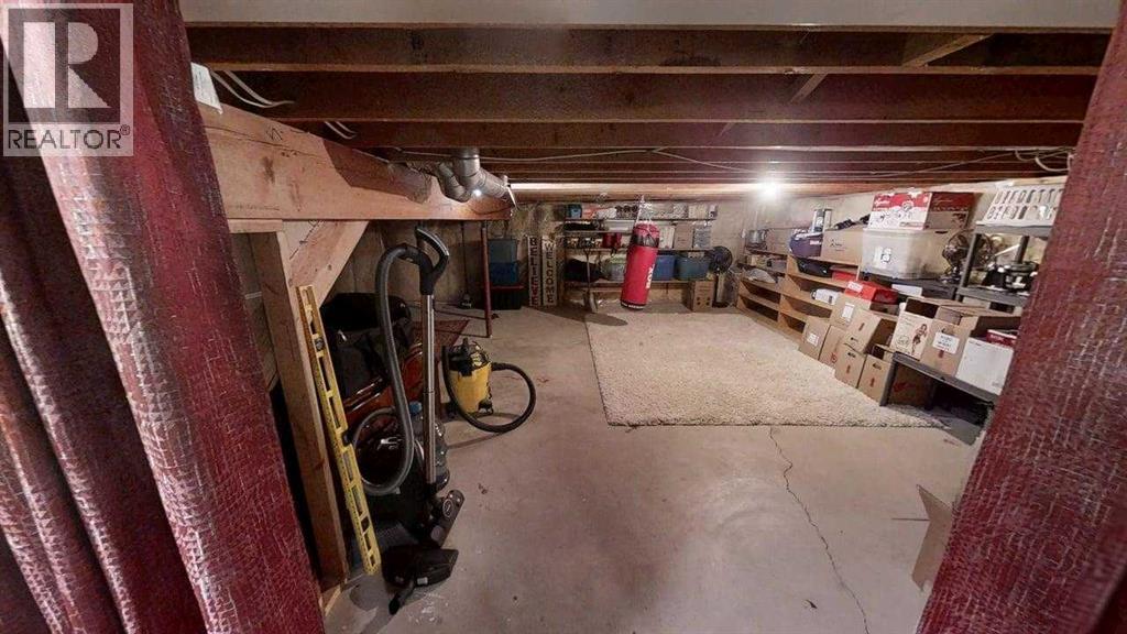 42 Ridgewood Boulevard W Property Photo 15