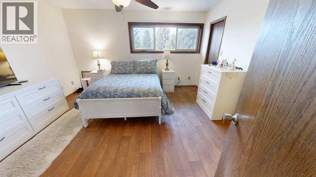 42 Ridgewood Boulevard W Property Photo 18