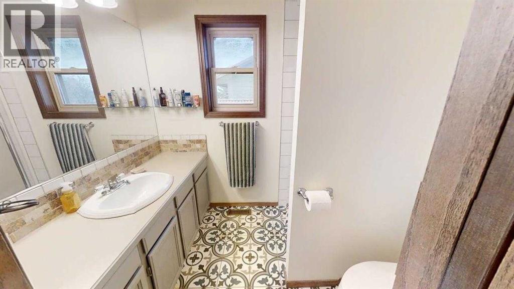 42 Ridgewood Boulevard W Property Photo 20