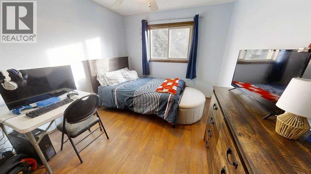 42 Ridgewood Boulevard W Property Photo 21