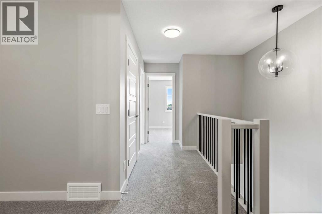 8 Waterford Glen Property Photo 23