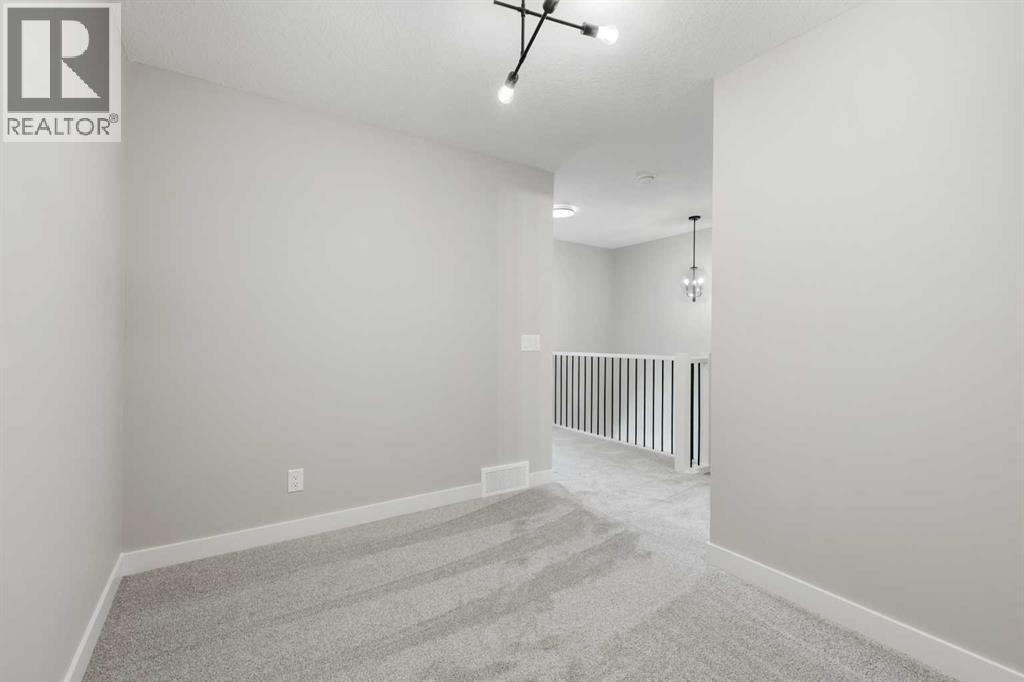 8 Waterford Glen Property Photo 26