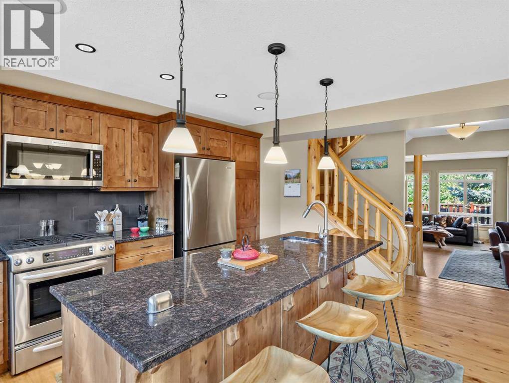 617 7 Street Property Photo 3