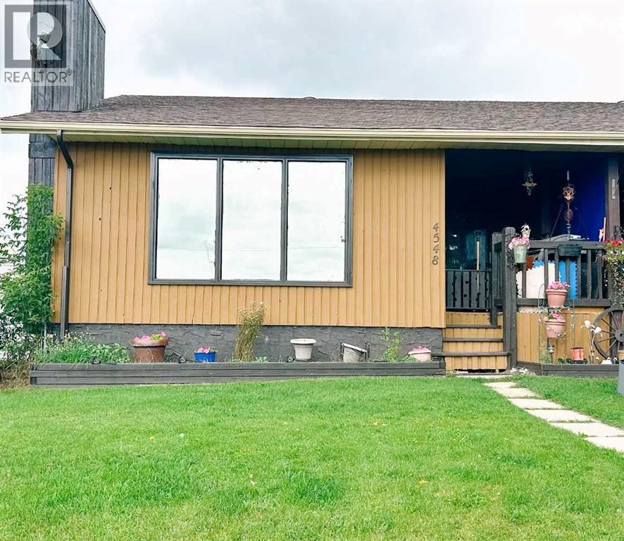 4548 46 Avenue Property Photo 1