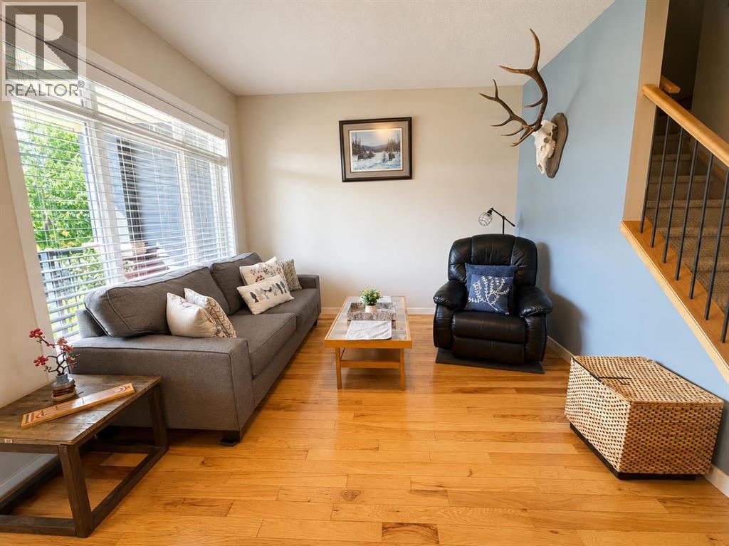 12 Fireside Bend Property Photo 4