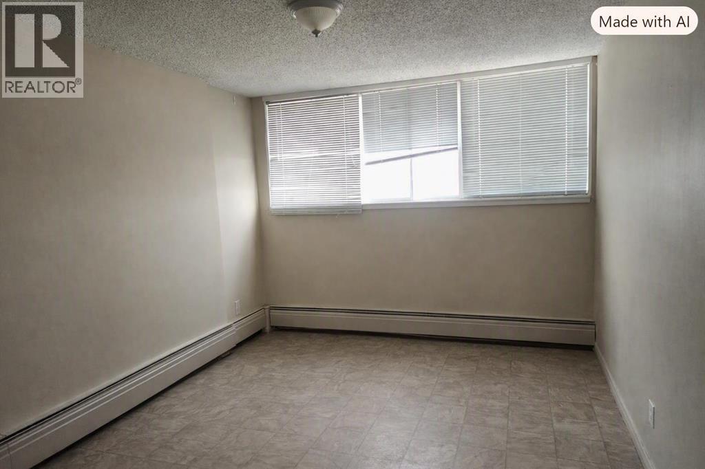 4820 47 Property Photo 3