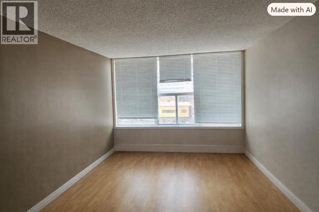 4820 47 Property Photo 6