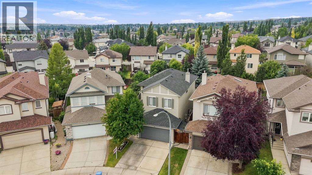 32 Tuscany Ravine Crescent Nw Property Photo 2