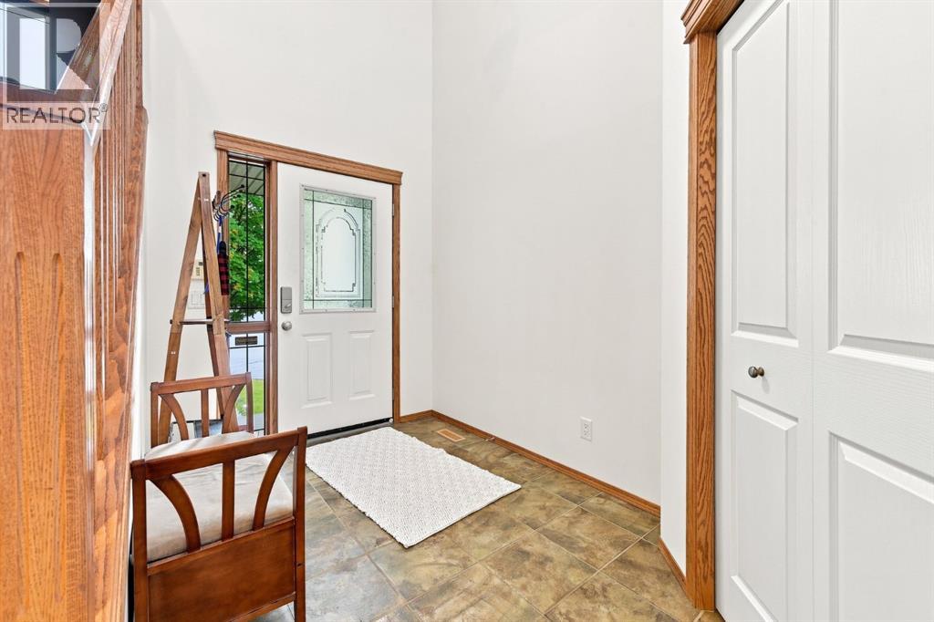 32 Tuscany Ravine Crescent Nw Property Photo 3