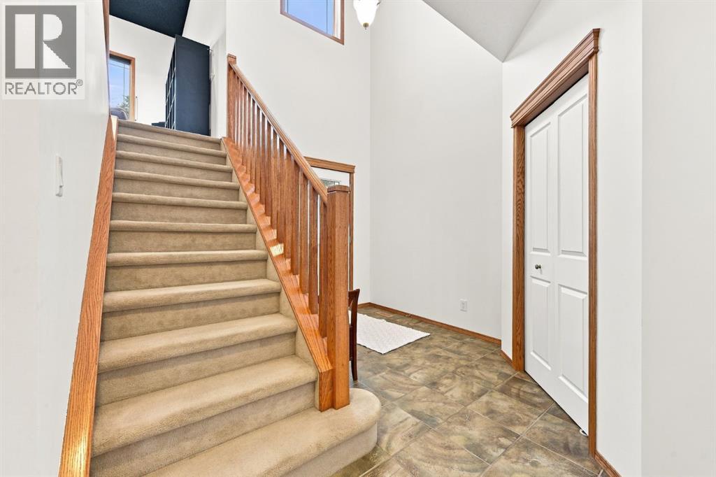 32 Tuscany Ravine Crescent Nw Property Photo 4