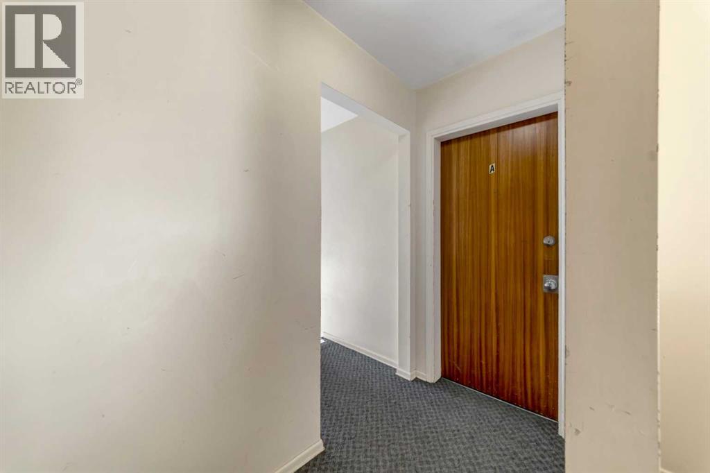 5619 46 Street Property Photo 5