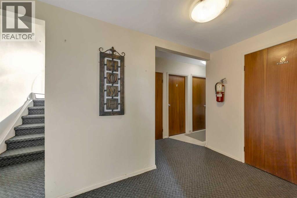 5619 46 Street Property Photo 6