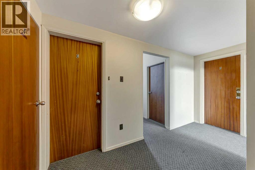 5619 46 Street Property Photo 8