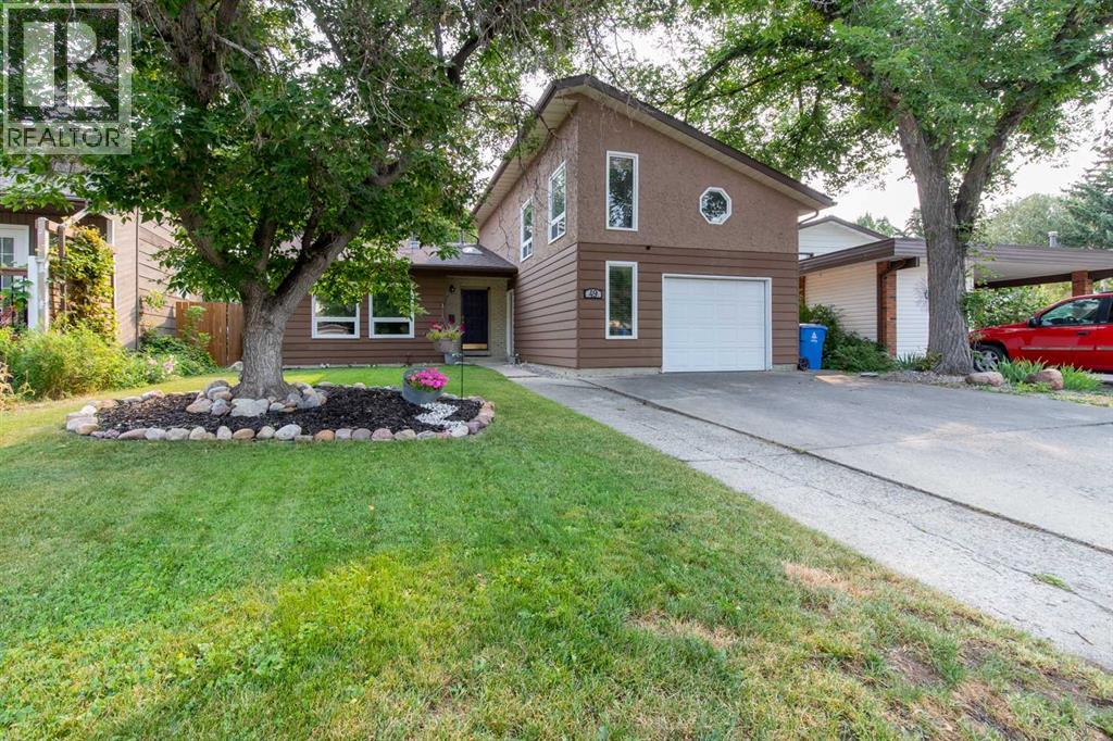 49 Iroquois Crescent W Property Photo 3