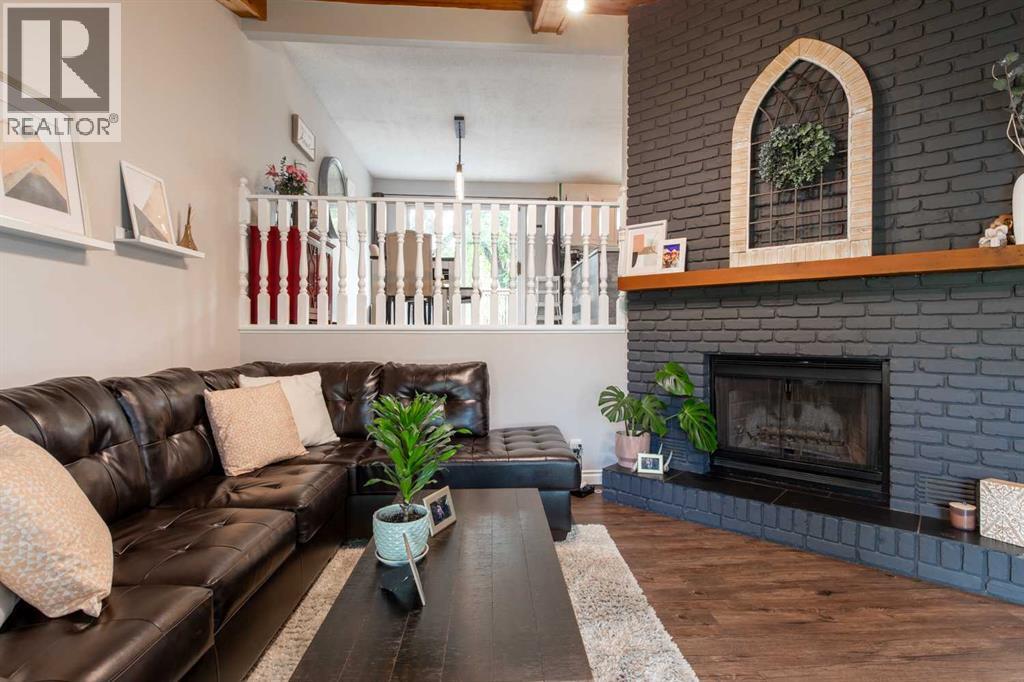 49 Iroquois Crescent W Property Photo 9