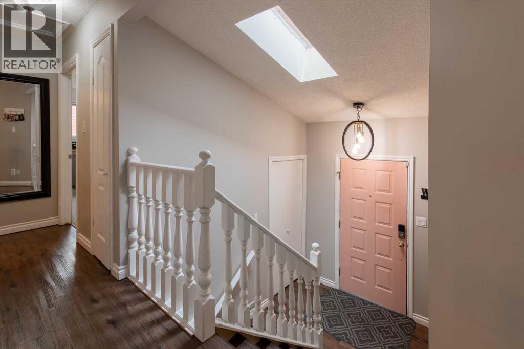 49 Iroquois Crescent W Property Photo 11