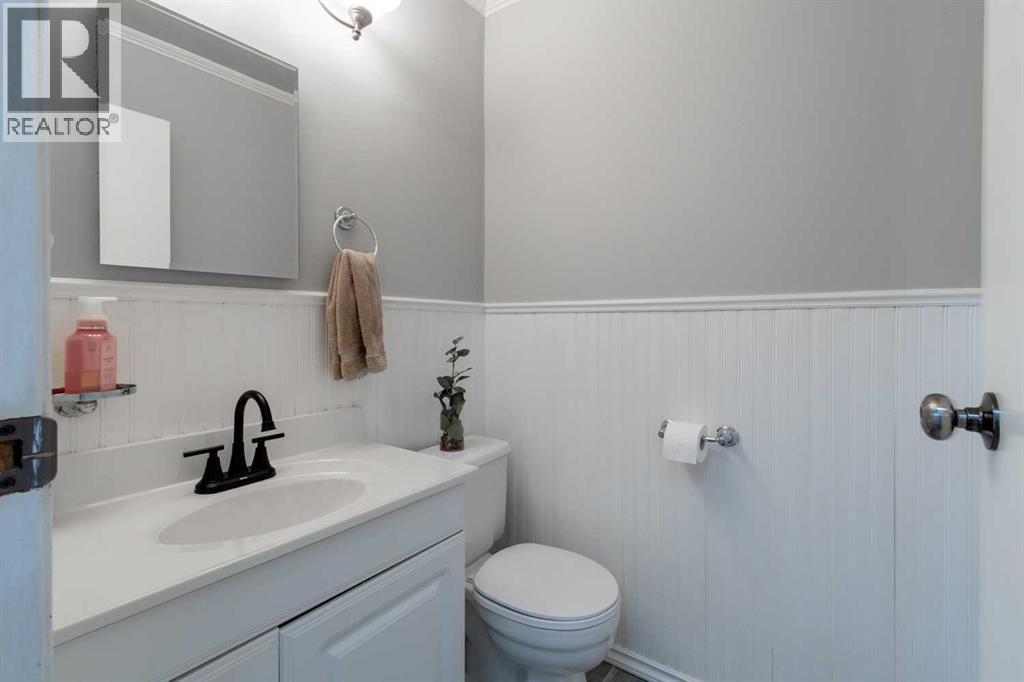 49 Iroquois Crescent W Property Photo 20