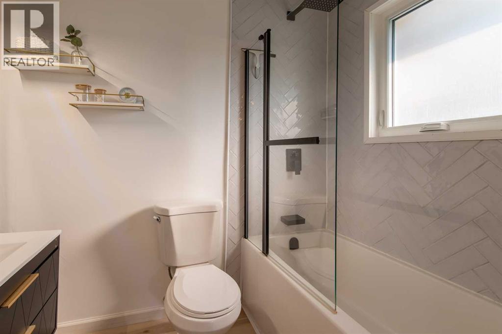 49 Iroquois Crescent W Property Photo 24