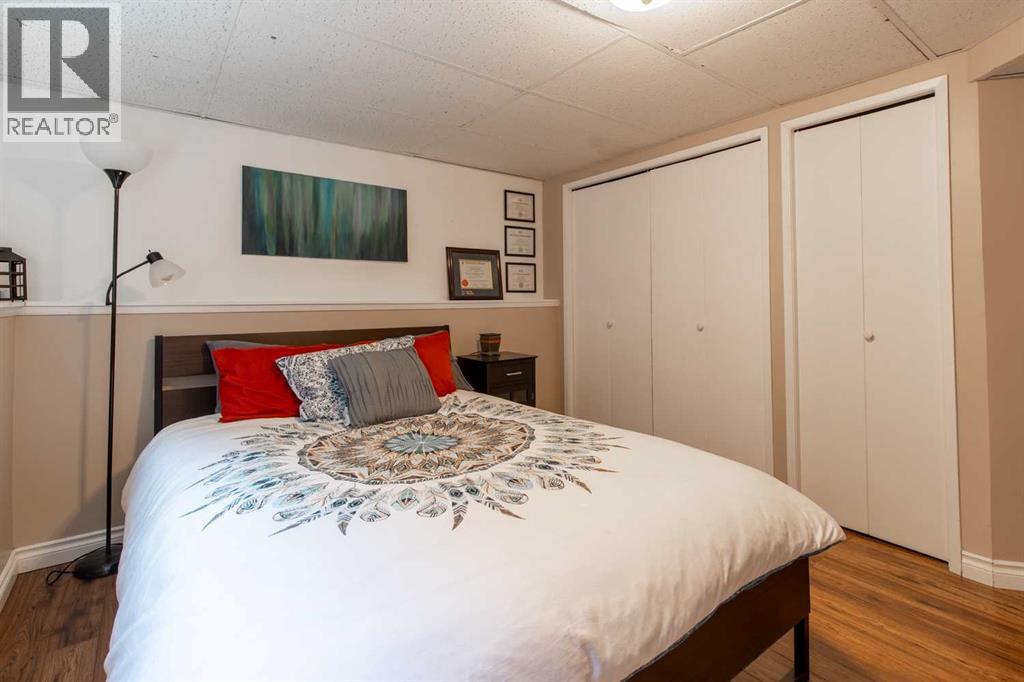 49 Iroquois Crescent W Property Photo 31