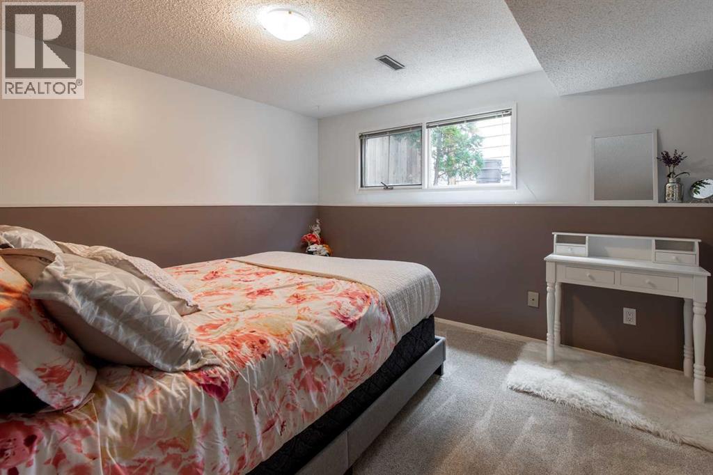 49 Iroquois Crescent W Property Photo 34
