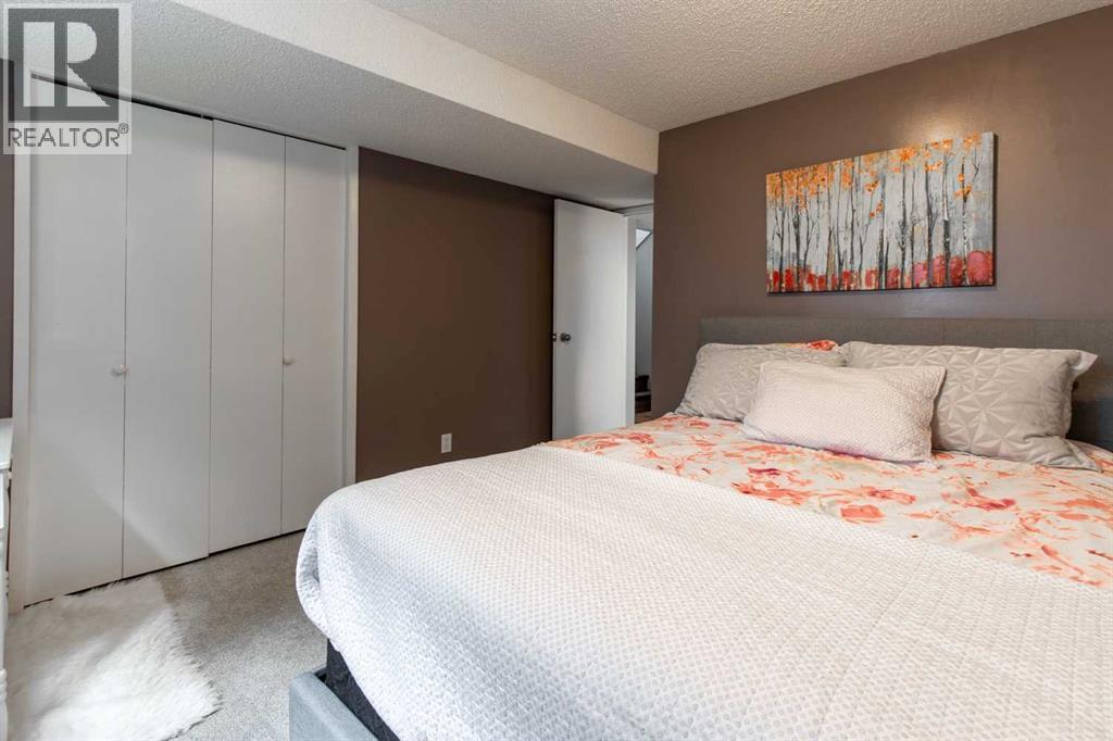 49 Iroquois Crescent W Property Photo 35