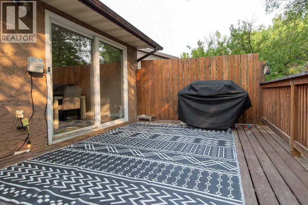 49 Iroquois Crescent W Property Photo 44