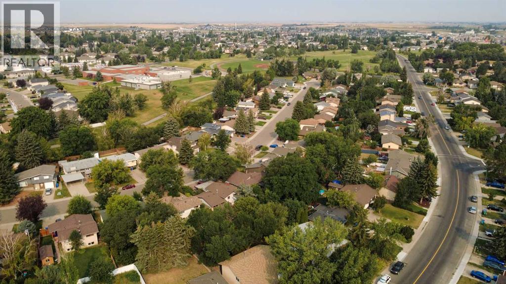 49 Iroquois Crescent W Property Photo 49