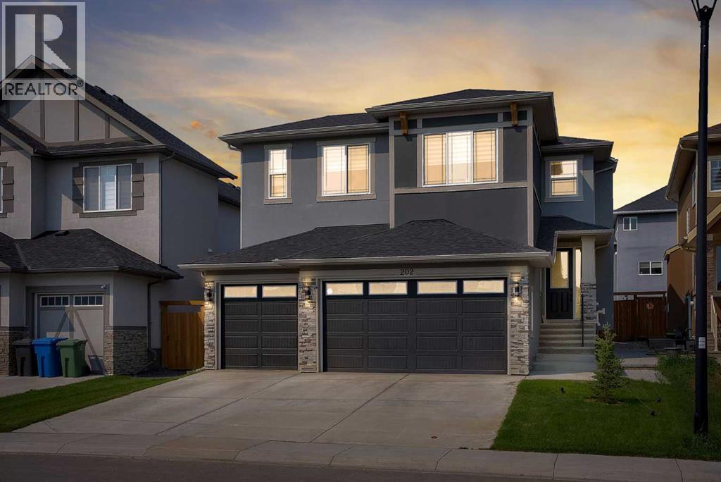 202 Kinniburgh Crescent Property Photo 1