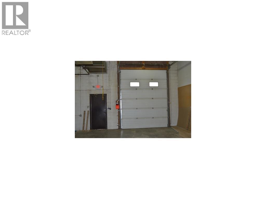 4213 16a Street Se Property Photo 3