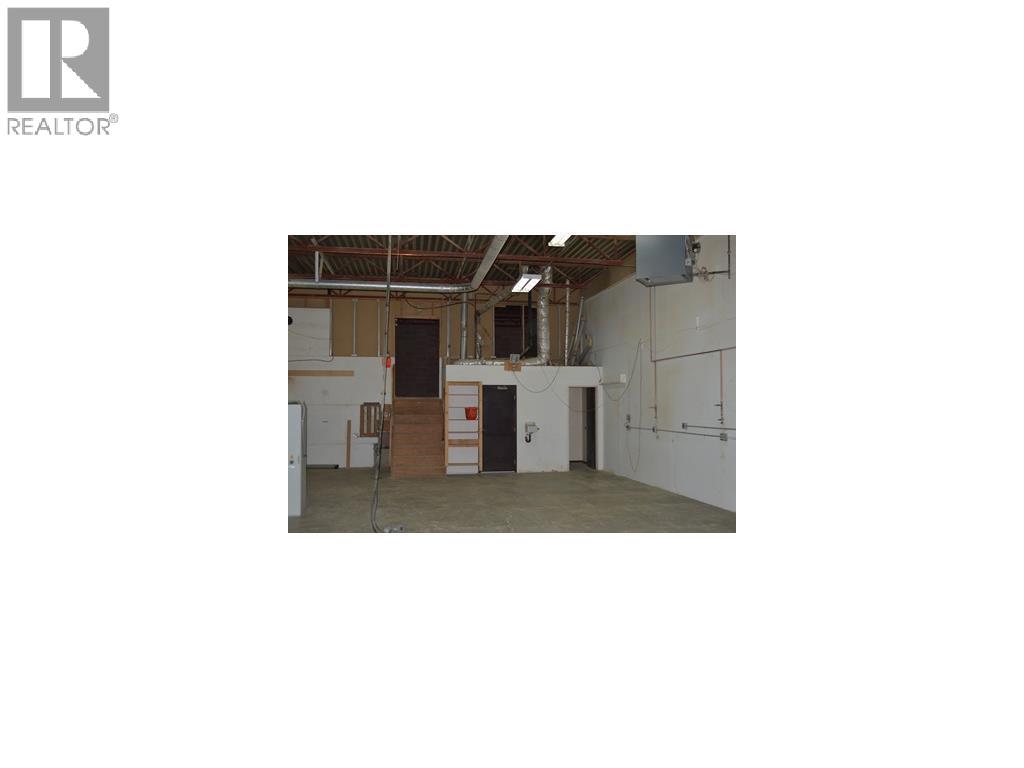 4213 16a Street Se Property Photo 4