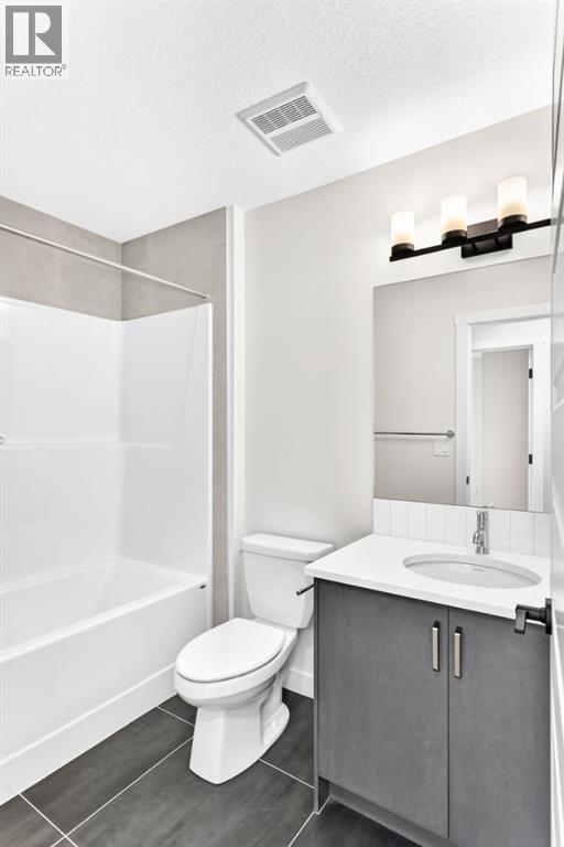 1075 Bayview Crescent Sw Property Photo 18