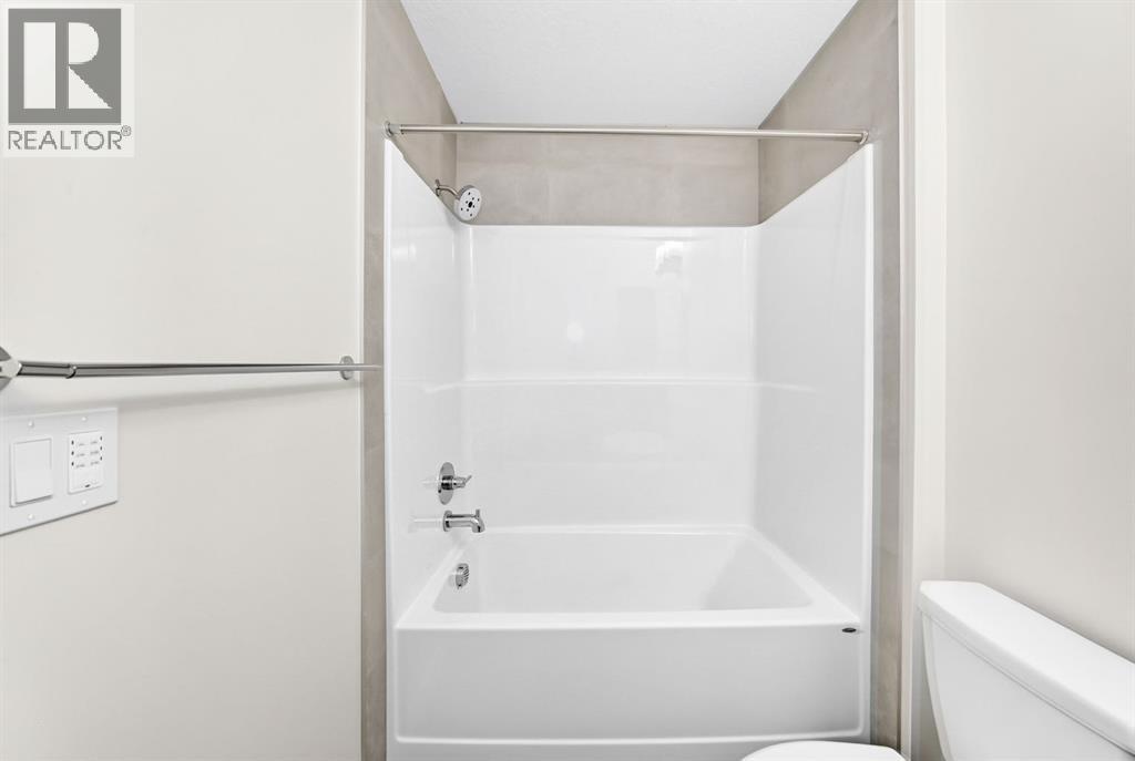 1075 Bayview Crescent Sw Property Photo 19