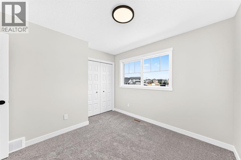 1075 Bayview Crescent Sw Property Photo 23