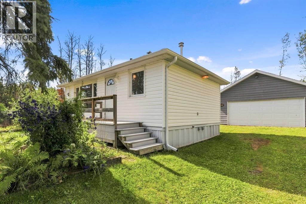 164 Crescent Drive Property Photo 1