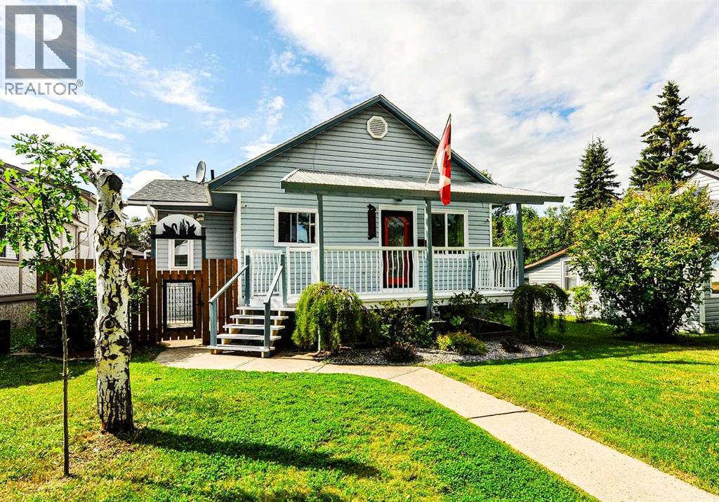 5228 42 Street Property Photo 1