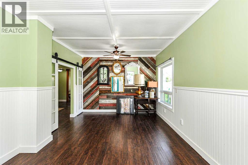 5228 42 Street Property Photo 5